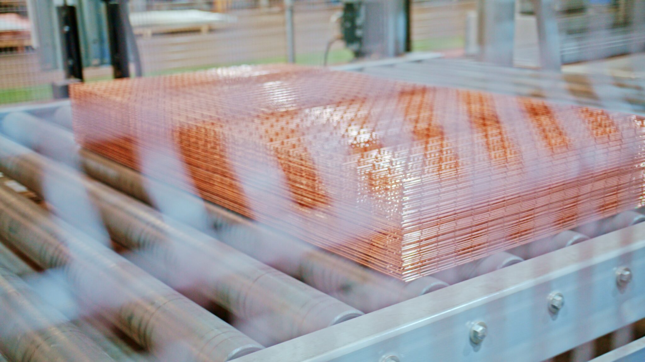 Quality checking Copper washed industrial Mesh 7