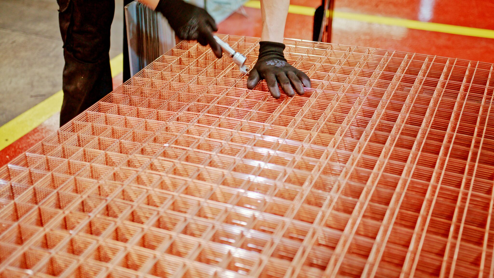 Quality checking Copper washed industrial Mesh